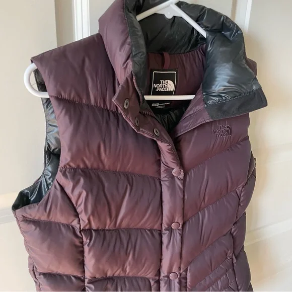 The North Face Puffy 700 Down Filled Purple Vest Size Medium - Picture 3 of 11